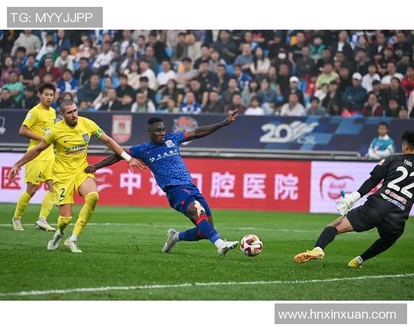 上海足球队联赛表现分析:团队配合与战术执行的深度解读 上海足球队联赛表现分析:团队配合与战术执行的深度解读